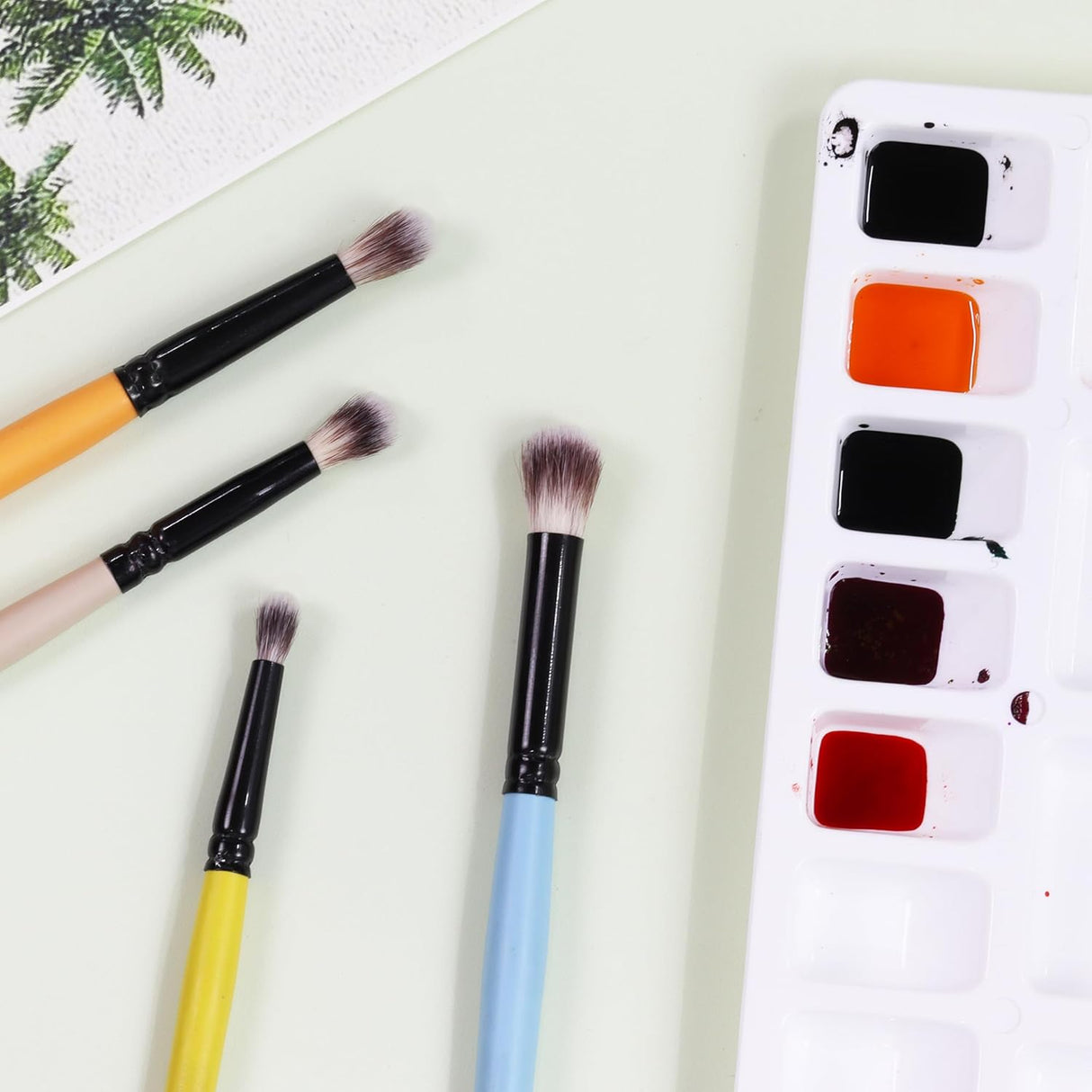 Isomars Maestro Blending Brush Set of 4 - Professional Round Artist Brushes for Soft Blending, Shading and Transitions - Colorful Wooden Handles - Sizes 2, 4, 6, 8 - Isomars